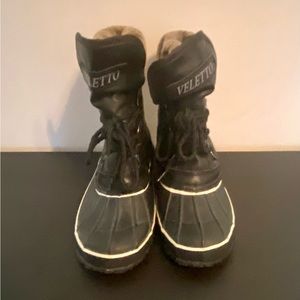 Snow boots